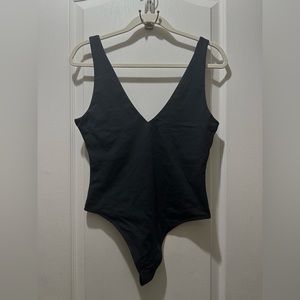 Aritzia Babaton Contour V-Neck Bodysuit